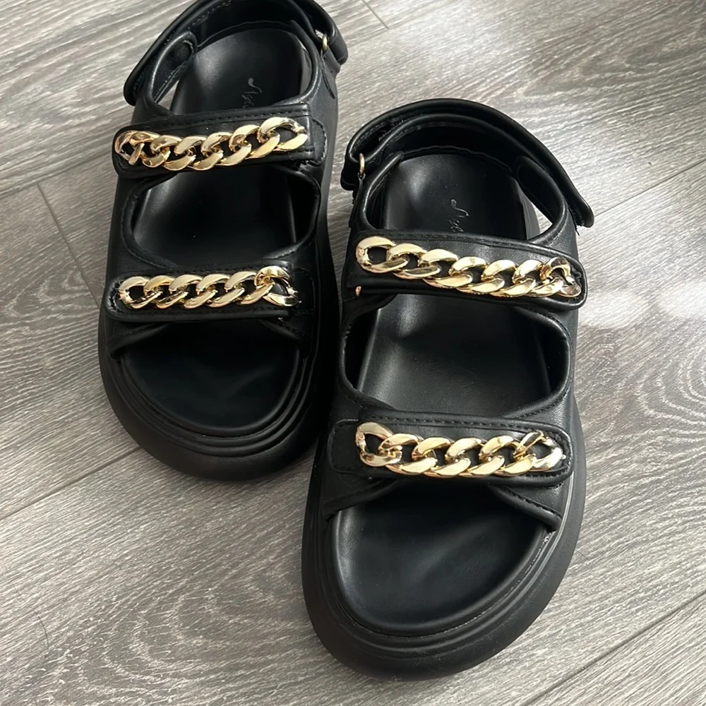 chunky chain sandals 🌙 - Picture 3 of 8